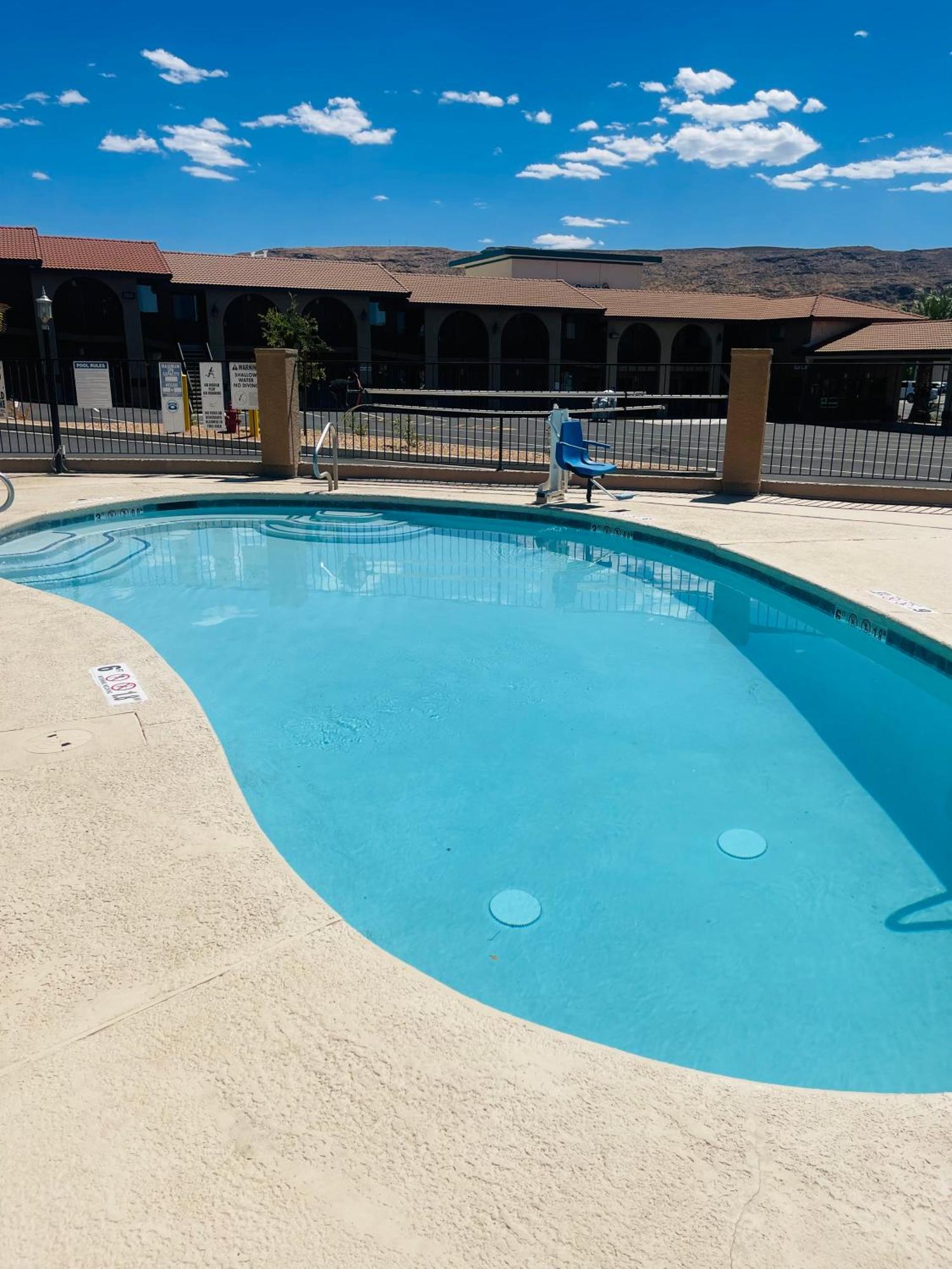 Rodeway Inn Hurricane - Zion National Park Area Экстерьер фото